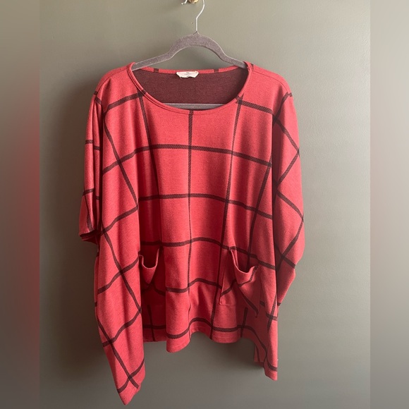 entro Accessories - Entro Red Poncho